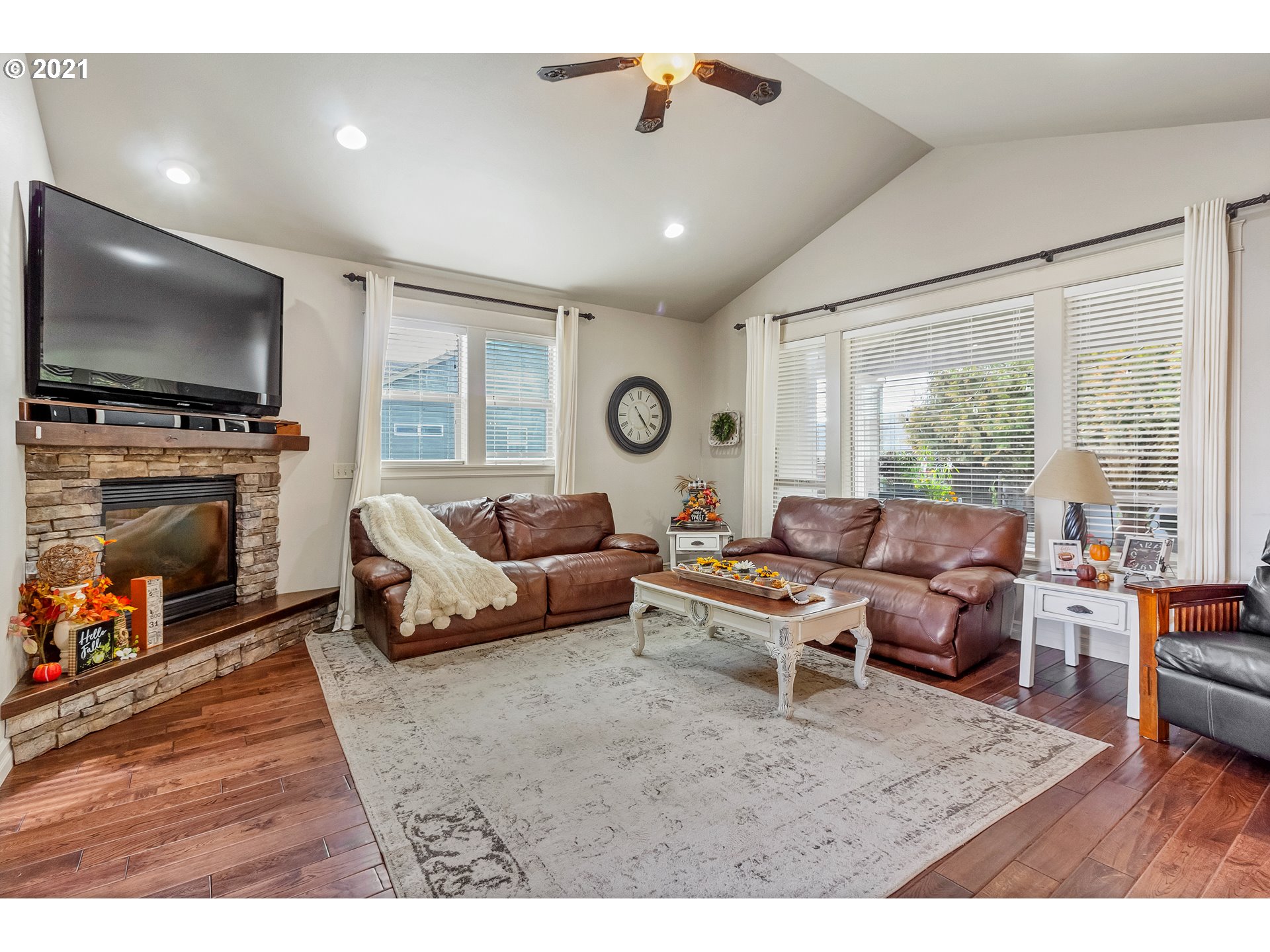 1293 Cooley Road Woodburn, OR 97071 - Photo 4 of 14 Gallery Image 4