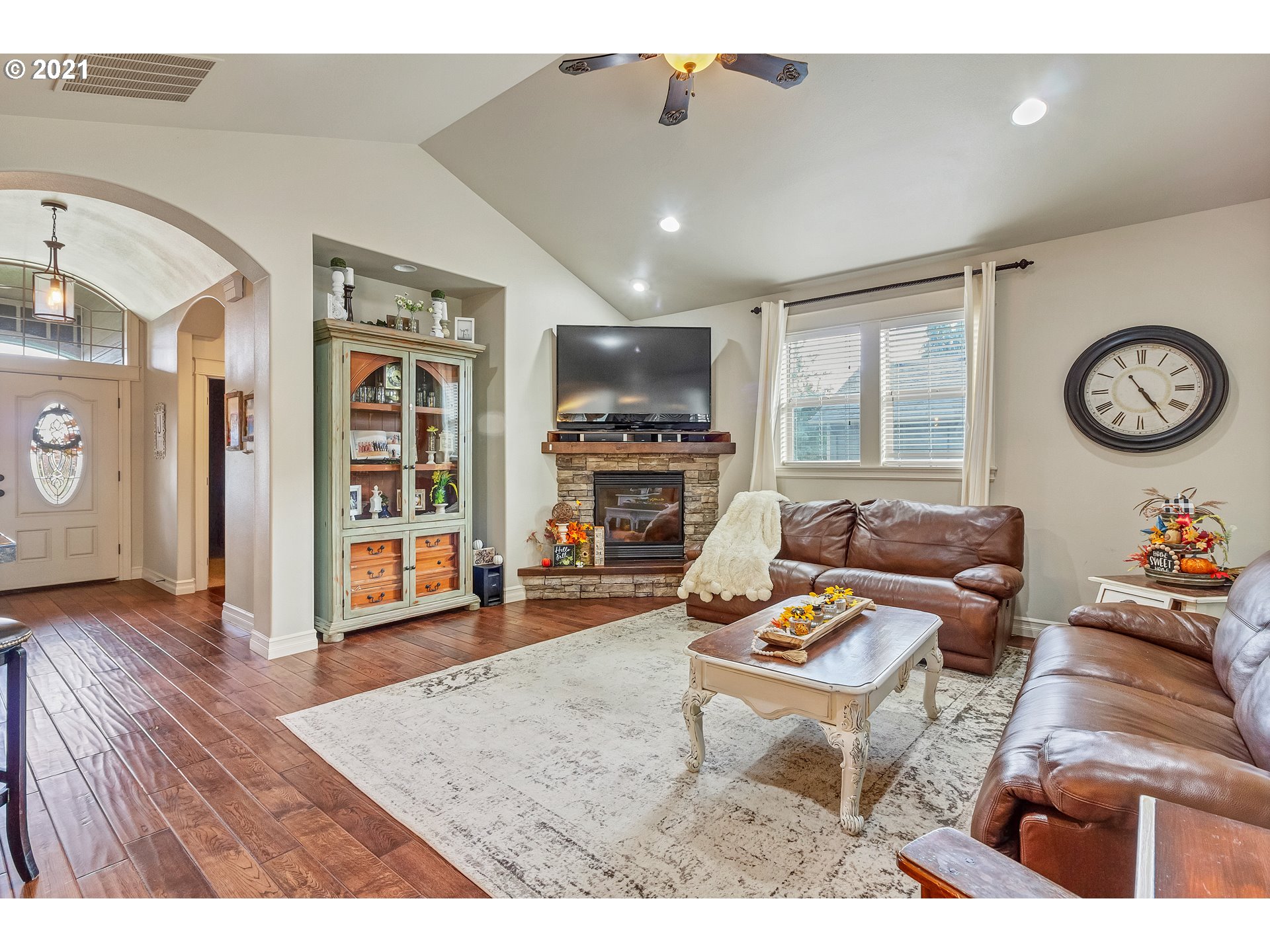 1293 Cooley Road Woodburn, OR 97071 - Photo 5 of 14 Gallery Image 5