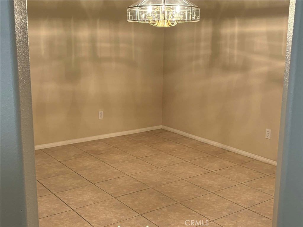 13473 Paoha Road Apple Valley, CA 92308 - Photo 11 of 51 Dining Room