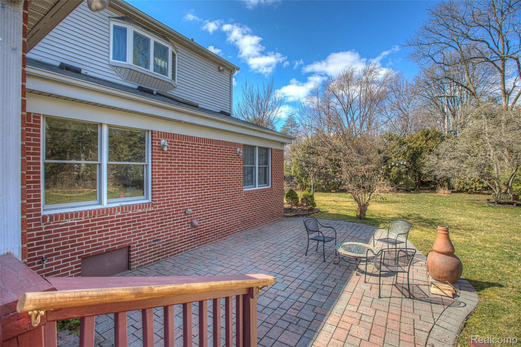 6 Ridgemont Court Dearborn, MI 48124 - Photo 18 of 54 -6.jpg