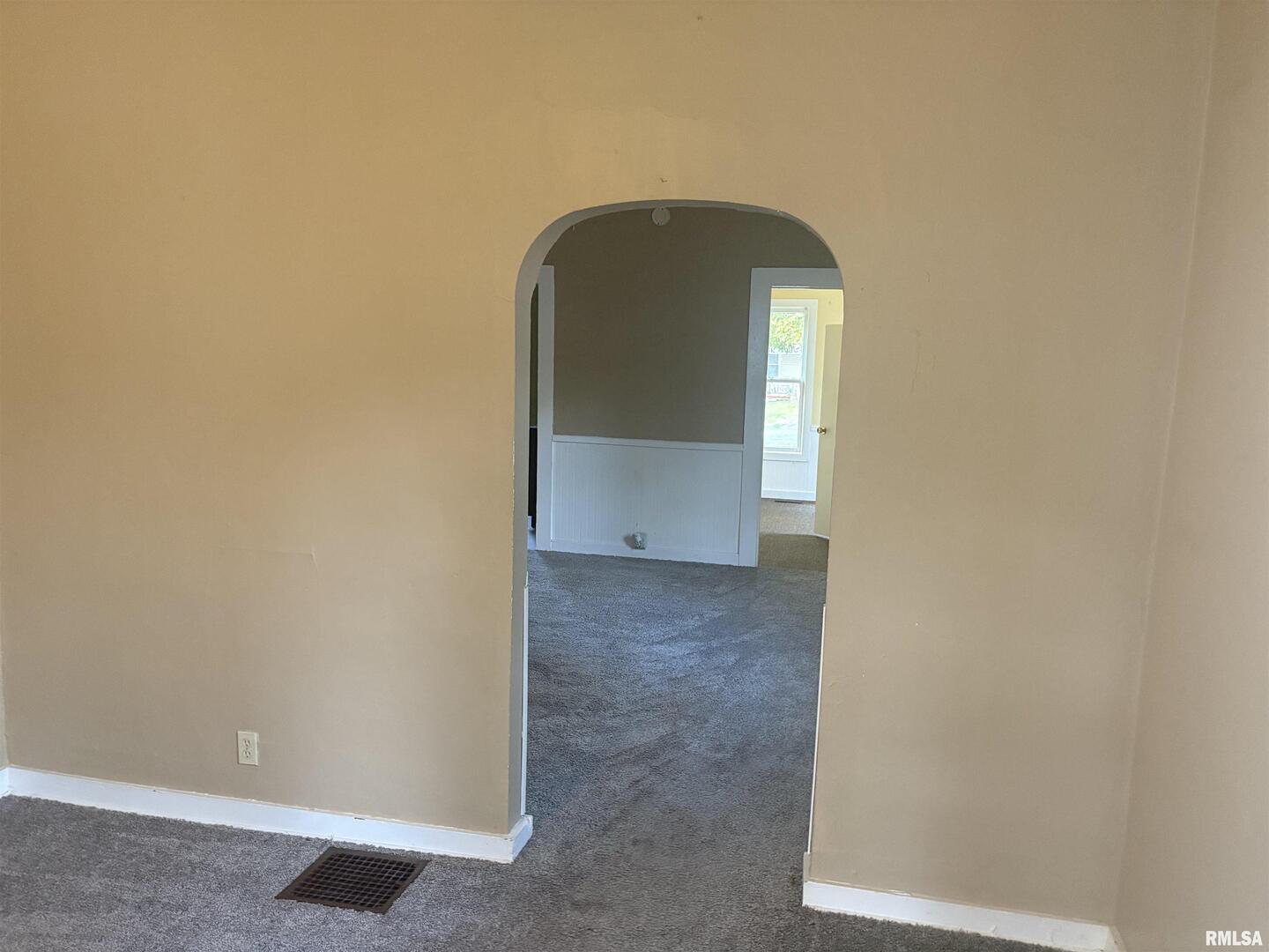 2142 Herbert Street Murphysboro, IL 62966 - Photo 9 of 17 a view of a livingroom with wooden floor and a window