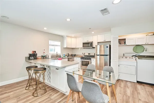 $1,500 | 1307 West 9th, Santa Ana, CA 92703