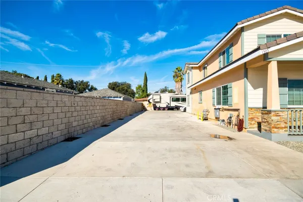 $1,500 | 1307 West 9th, Santa Ana, CA 92703