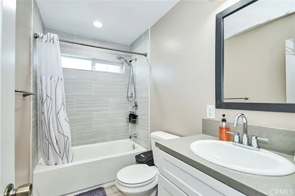 $1,500 | 1307 West 9th, Santa Ana, CA 92703