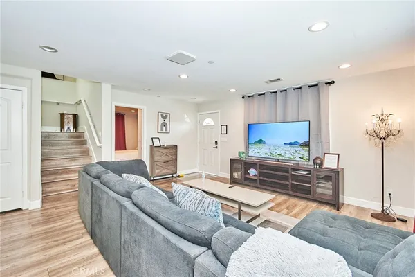 $1,500 | 1307 West 9th, Santa Ana, CA 92703