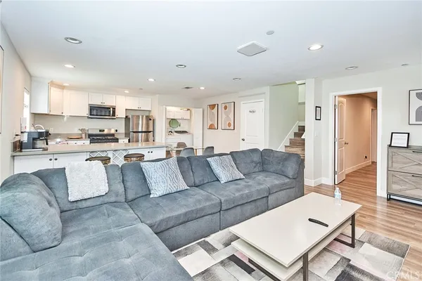 $1,500 | 1307 West 9th, Santa Ana, CA 92703