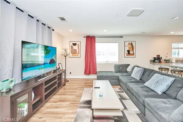 $1,500 | 1307 West 9th, Santa Ana, CA 92703