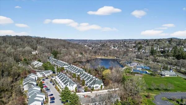 $950,000 | 2 Lake Marie Lane, Bedford Hills, NY 10507