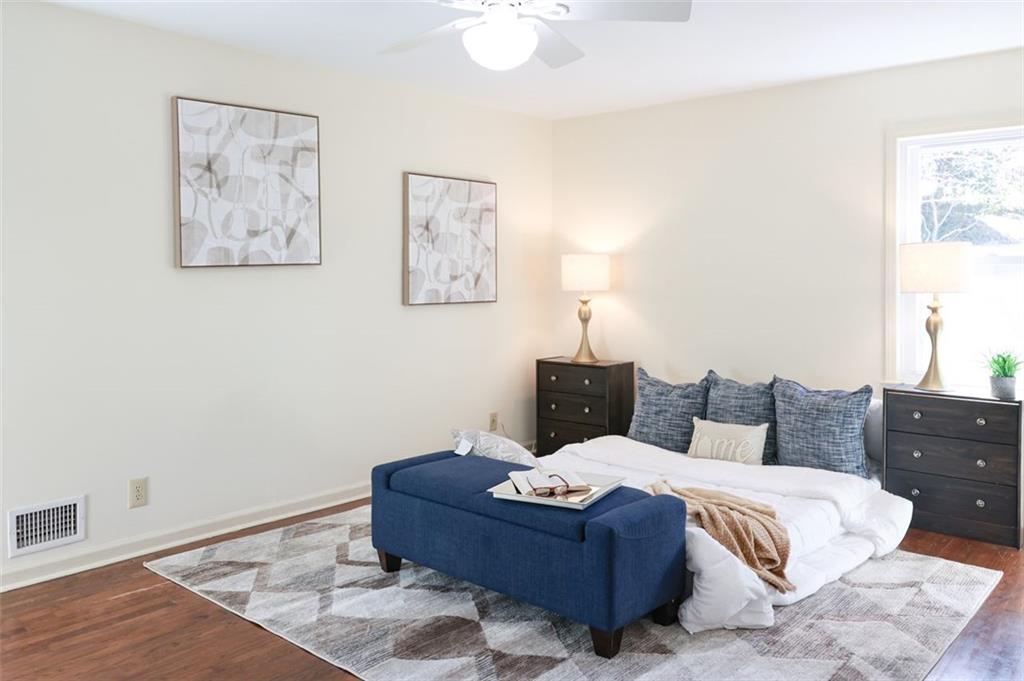 3969 Briaridge Circle Atlanta, GA 30340 - Photo 22 of 35 a living room with couches and painting on the wall