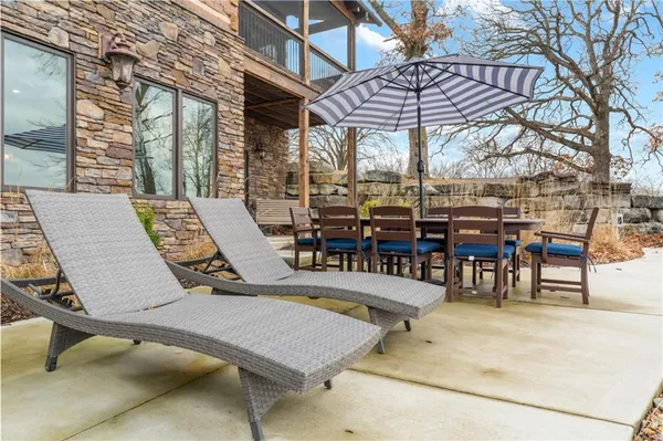 $1,355,000 | 226 Lake Viking Terrace, Gallatin, MO 64640