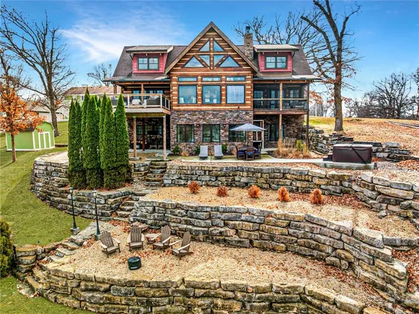 $1,355,000 | 226 Lake Viking Terrace, Gallatin, MO 64640