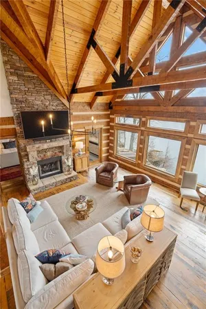 $1,355,000 | 226 Lake Viking Terrace, Gallatin, MO 64640