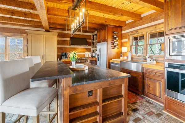 $1,355,000 | 226 Lake Viking Terrace, Gallatin, MO 64640