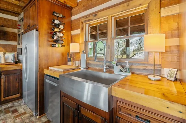 $1,355,000 | 226 Lake Viking Terrace, Gallatin, MO 64640