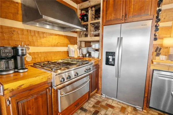 $1,355,000 | 226 Lake Viking Terrace, Gallatin, MO 64640