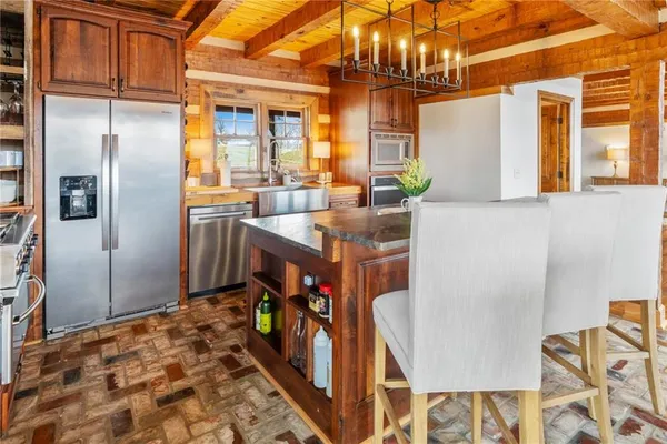 $1,355,000 | 226 Lake Viking Terrace, Gallatin, MO 64640