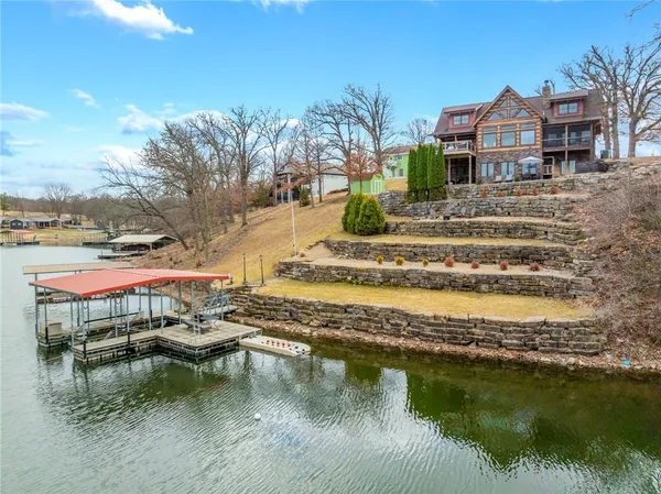 $1,355,000 | 226 Lake Viking Terrace, Gallatin, MO 64640