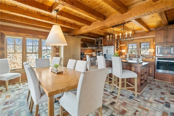 $1,355,000 | 226 Lake Viking Terrace, Gallatin, MO 64640