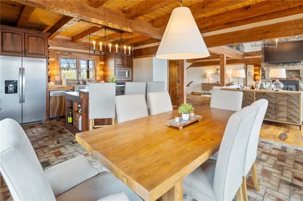 $1,355,000 | 226 Lake Viking Terrace, Gallatin, MO 64640