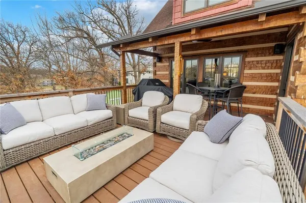 $1,355,000 | 226 Lake Viking Terrace, Gallatin, MO 64640