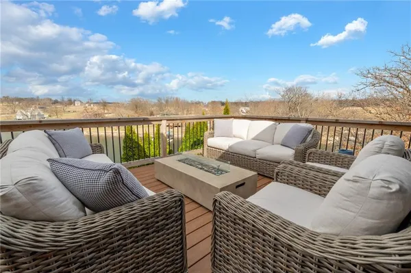 $1,355,000 | 226 Lake Viking Terrace, Gallatin, MO 64640