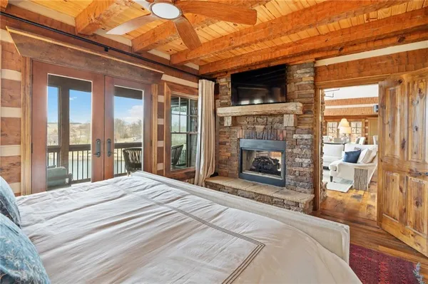 $1,355,000 | 226 Lake Viking Terrace, Gallatin, MO 64640