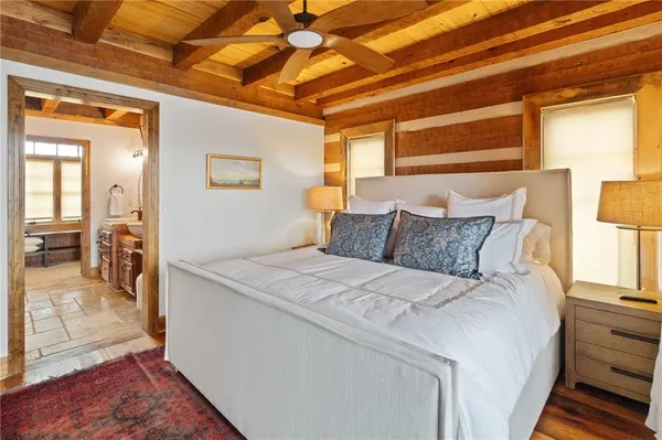 $1,355,000 | 226 Lake Viking Terrace, Gallatin, MO 64640