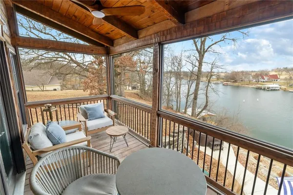 $1,355,000 | 226 Lake Viking Terrace, Gallatin, MO 64640