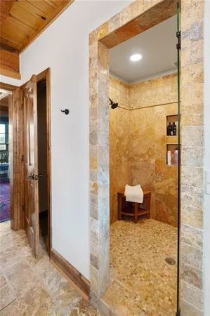 $1,355,000 | 226 Lake Viking Terrace, Gallatin, MO 64640