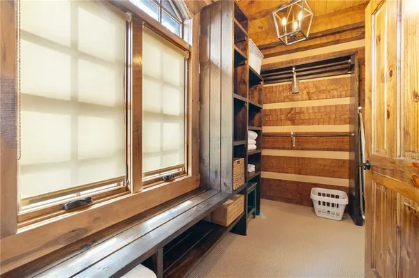 $1,355,000 | 226 Lake Viking Terrace, Gallatin, MO 64640