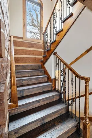 $1,355,000 | 226 Lake Viking Terrace, Gallatin, MO 64640