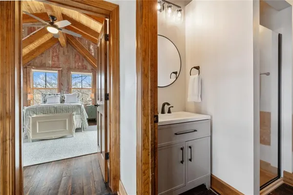 $1,355,000 | 226 Lake Viking Terrace, Gallatin, MO 64640