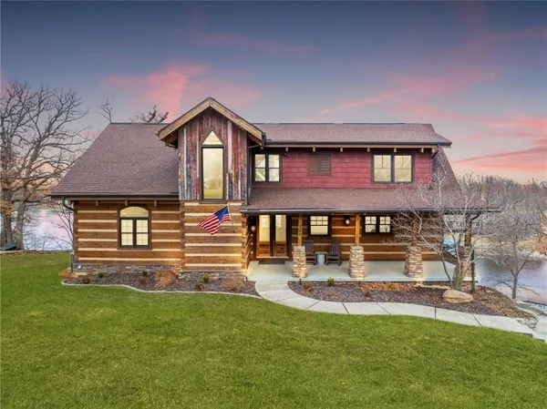 $1,355,000 | 226 Lake Viking Terrace, Gallatin, MO 64640