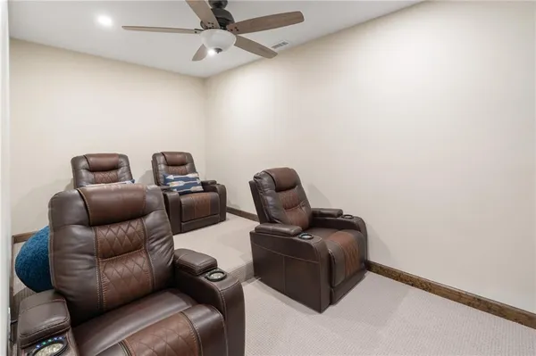 $1,355,000 | 226 Lake Viking Terrace, Gallatin, MO 64640