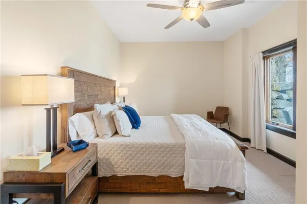 $1,355,000 | 226 Lake Viking Terrace, Gallatin, MO 64640