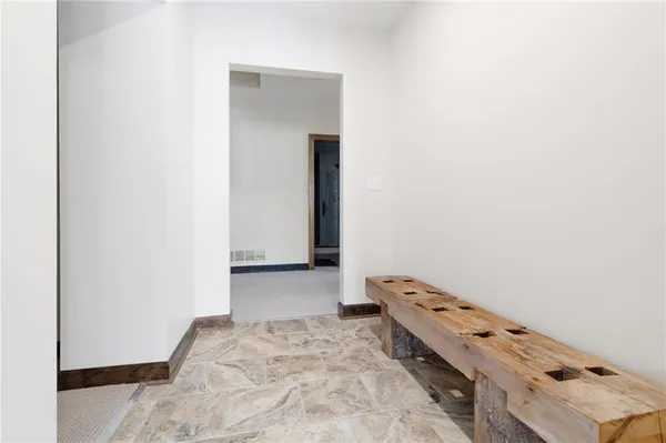 $1,355,000 | 226 Lake Viking Terrace, Gallatin, MO 64640