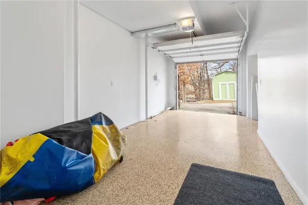 $1,355,000 | 226 Lake Viking Terrace, Gallatin, MO 64640