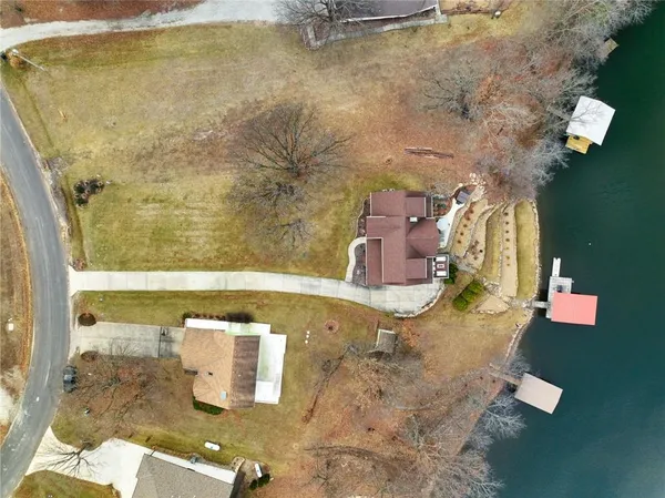 $1,355,000 | 226 Lake Viking Terrace, Gallatin, MO 64640