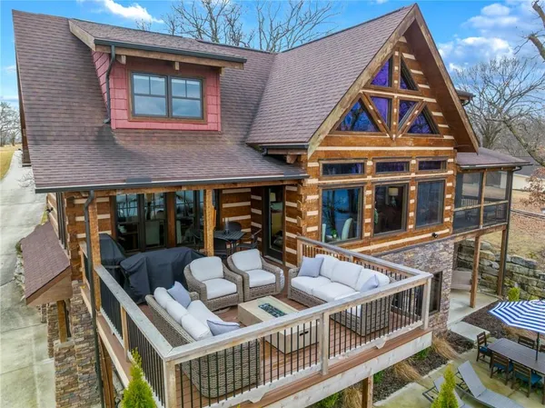 $1,355,000 | 226 Lake Viking Terrace, Gallatin, MO 64640