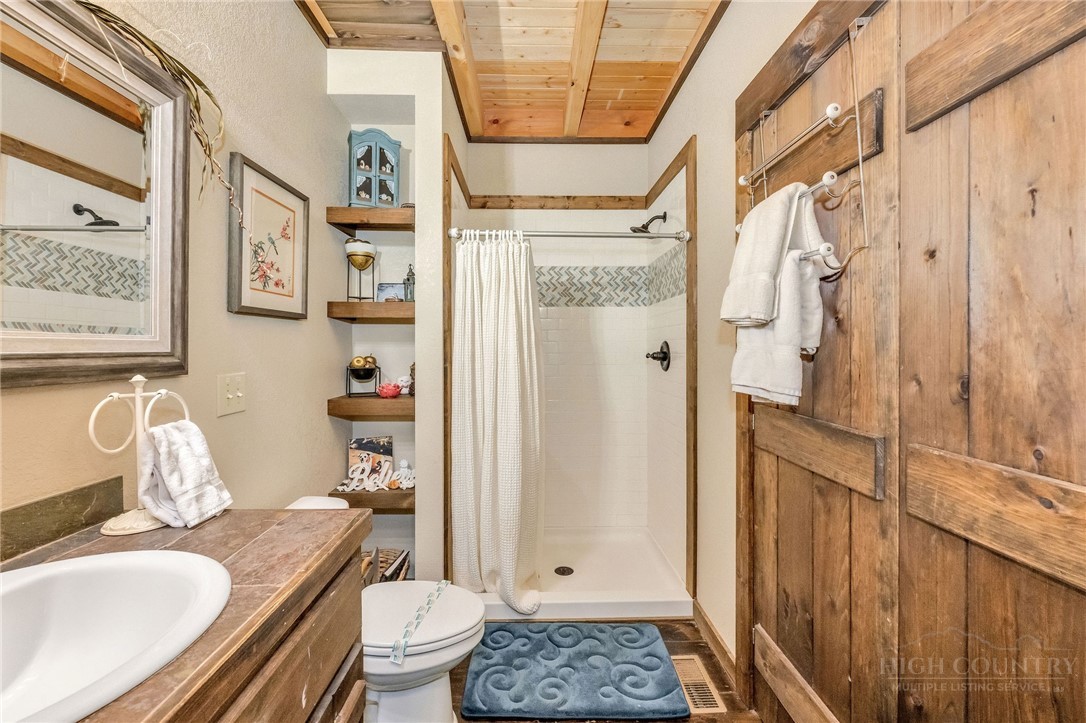 218 Cherokee Circle Jefferson, NC 28640 - Photo 28 of 50 Gallery Image 28