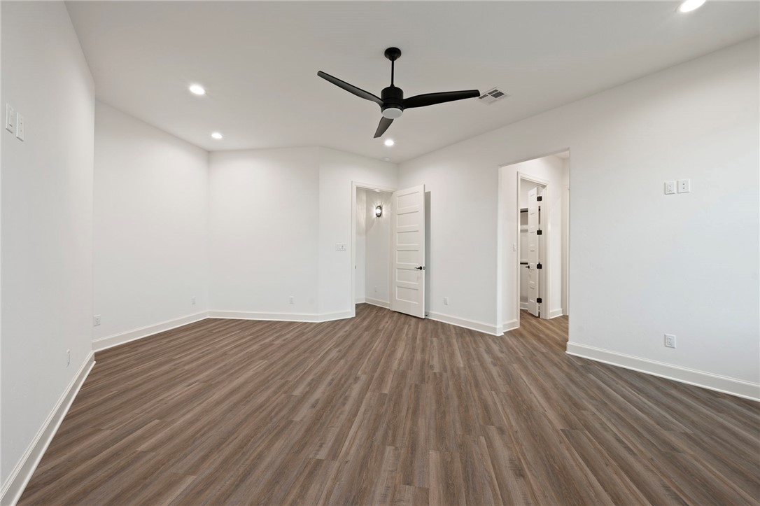 4602 Wesson Drive Bryan, TX 77808 - Photo 19 of 50 Primary bedroom w/ sitting area