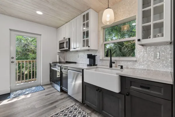 $2,300 | 608 Southeast 5th Street, Stuart, FL 34994