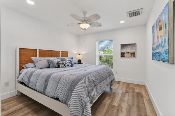 $2,300 | 608 Southeast 5th Street, Stuart, FL 34994