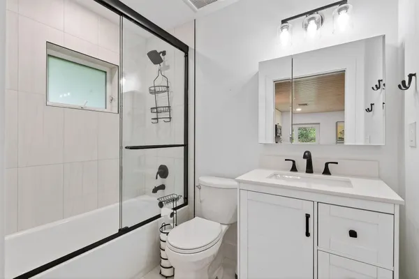 $2,300 | 608 Southeast 5th Street, Stuart, FL 34994