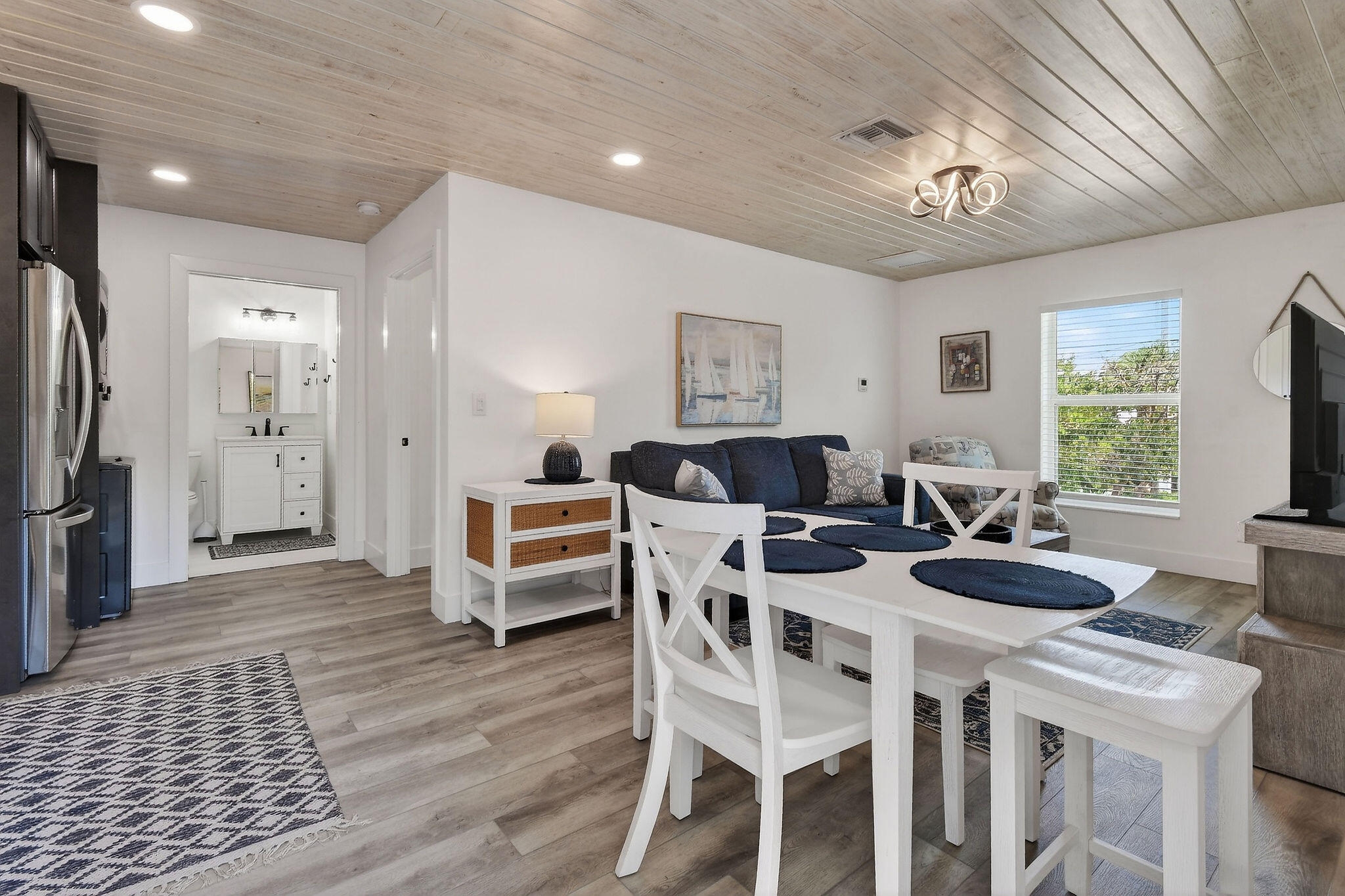 608 Southeast 5th Street Stuart, FL 34994 - Photo 3 of 19 Entry