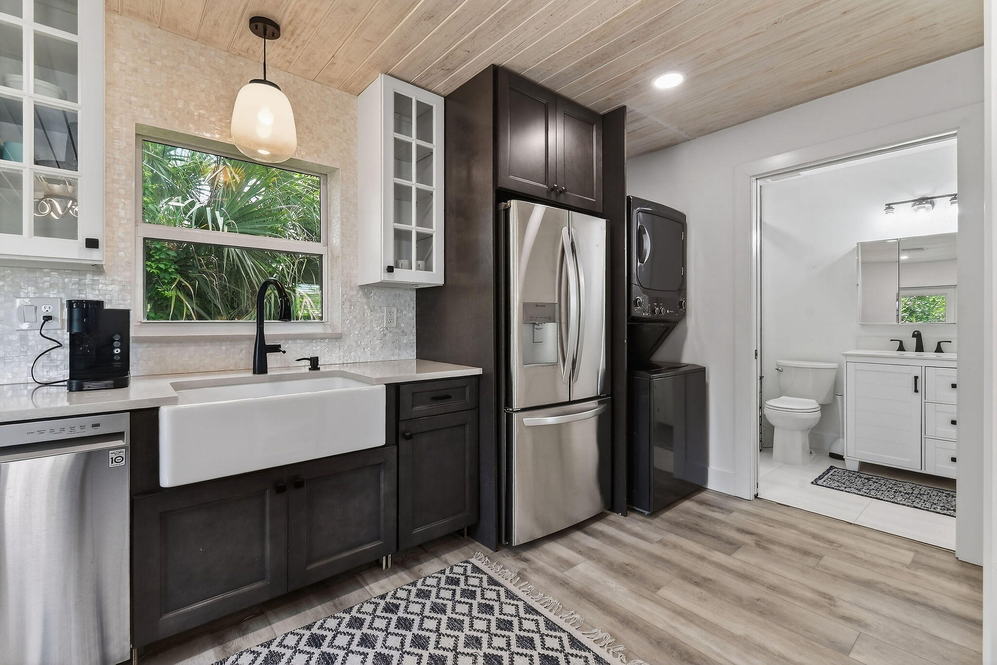 608 Southeast 5th Street Stuart, FL 34994 - Photo 4 of 19 Kitchen