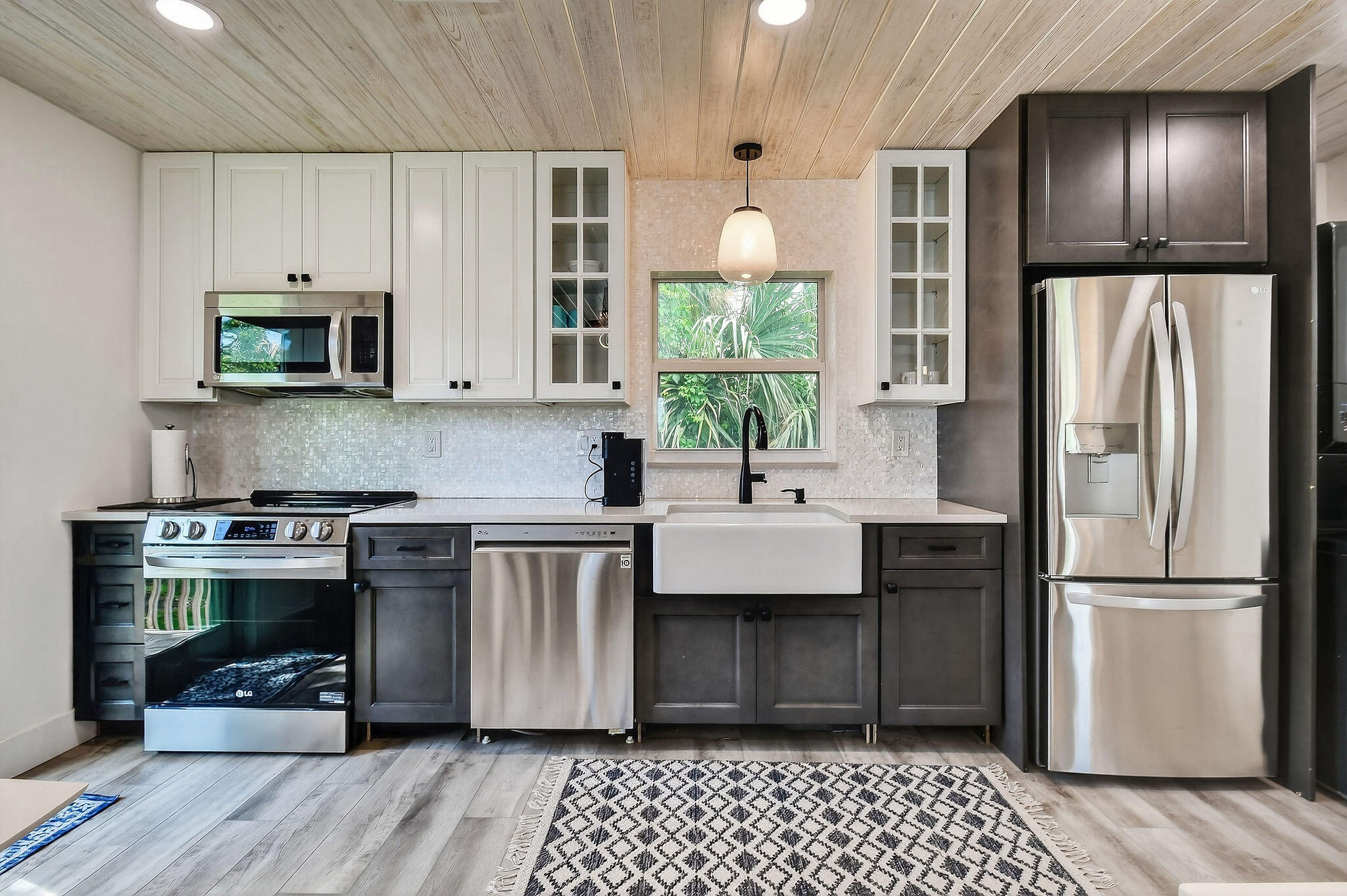 608 Southeast 5th Street Stuart, FL 34994 - Photo 5 of 19 Kitchen