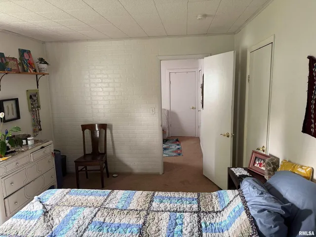 $102,500 | 1010 West Walkup Avenue, Carbondale, IL 62901