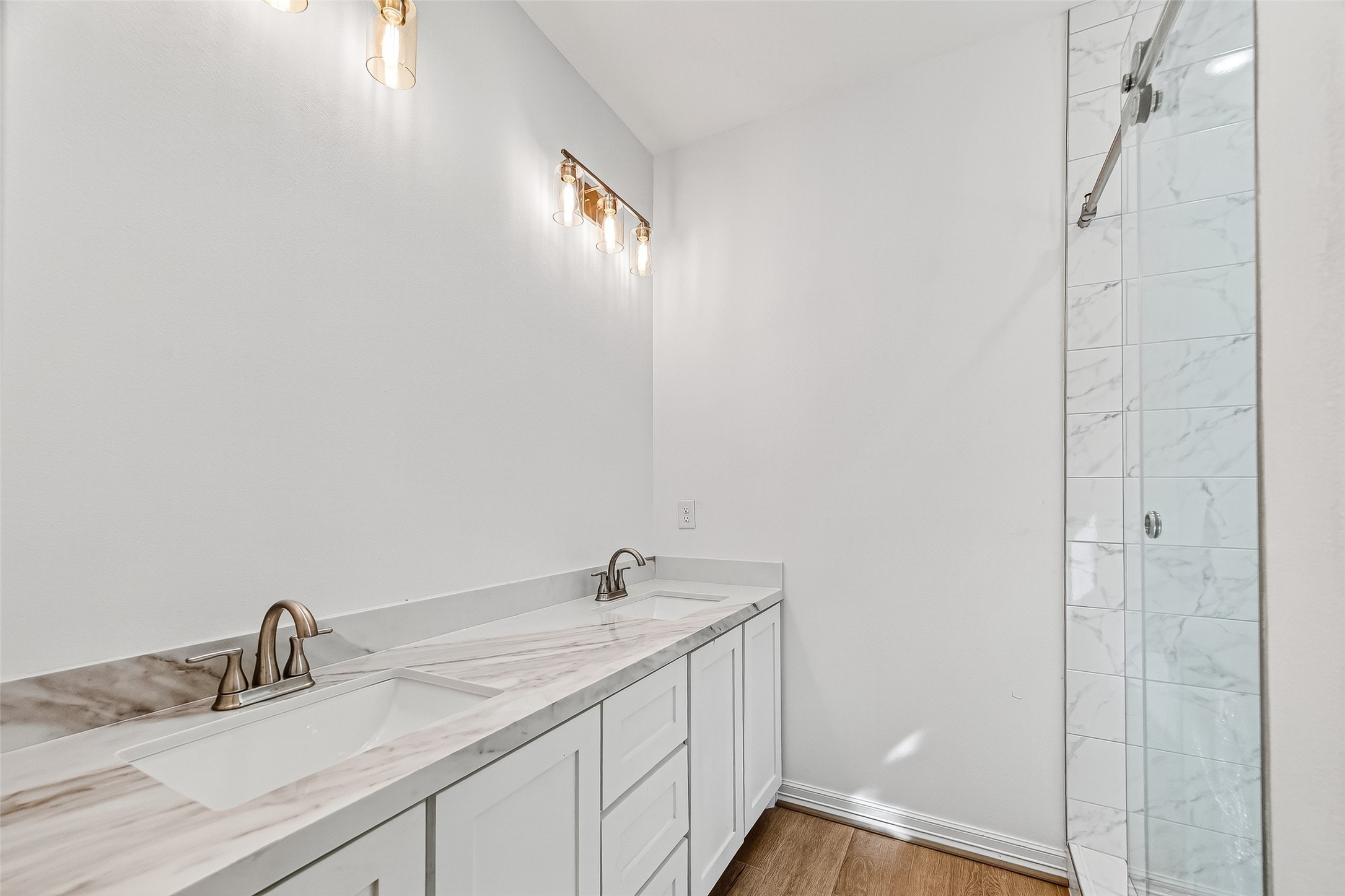 716 Zoe Street Houston, TX 77020 - Photo 24 of 39 a bathroom with a sink and a mirror