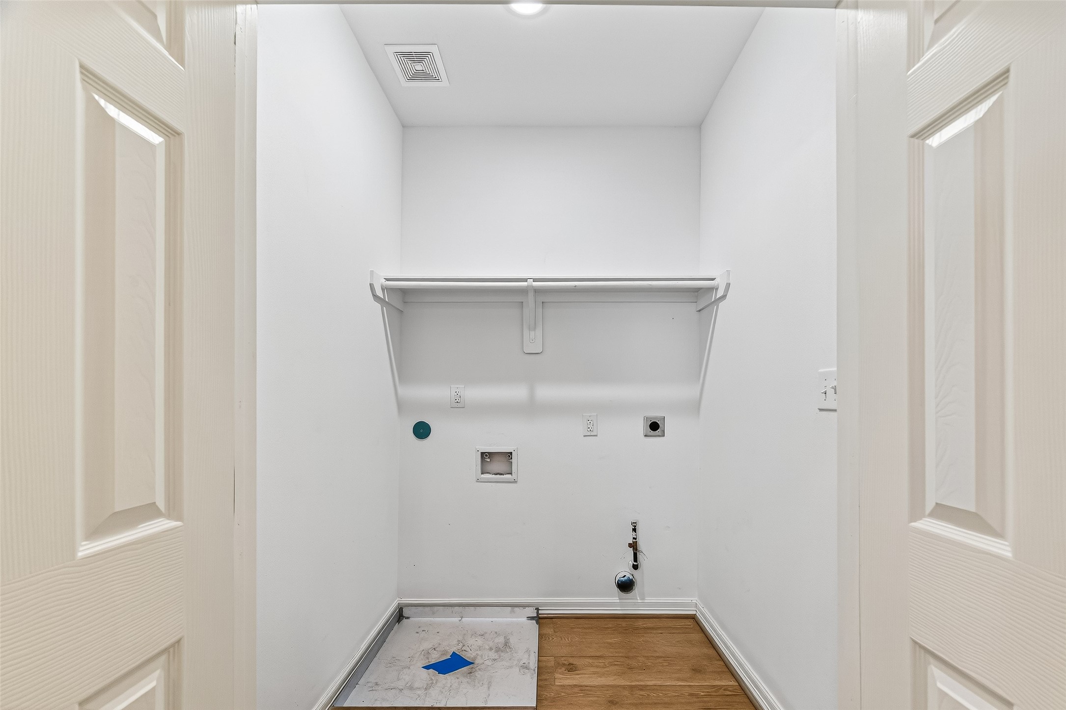 716 Zoe Street Houston, TX 77020 - Photo 26 of 39 a view of storage and utility room with closet